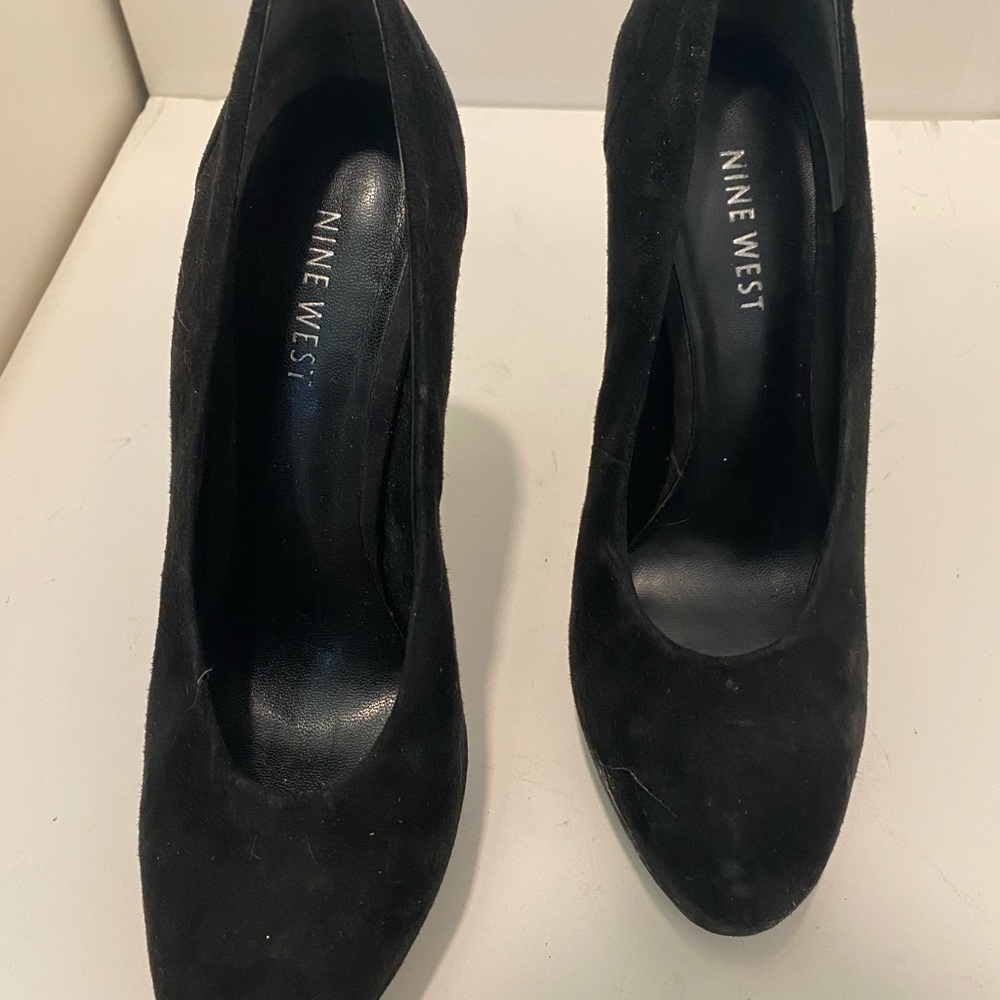 Nine West Black Heels Classic Suede 7.5